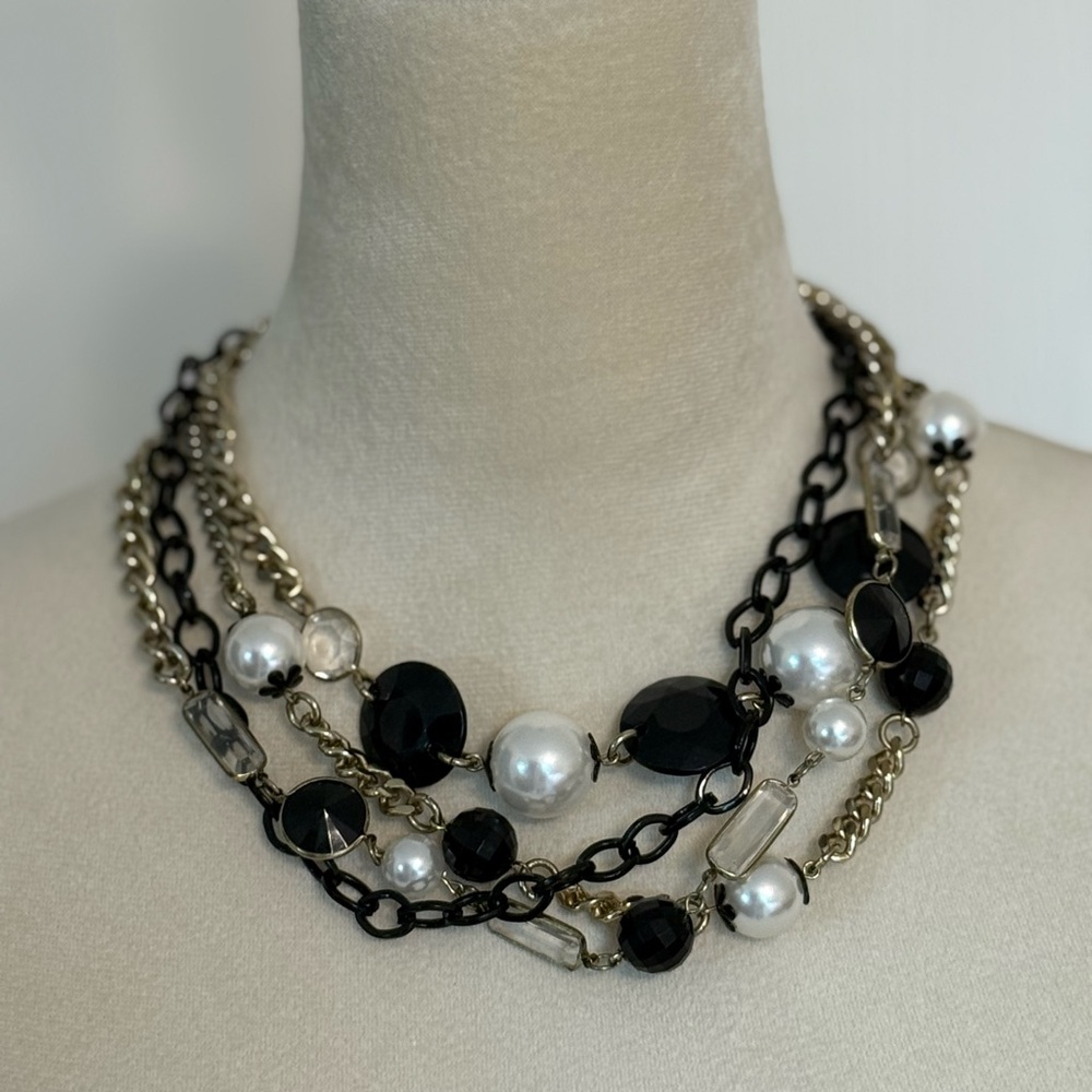 Elegant Black and Gold Women's Necklace